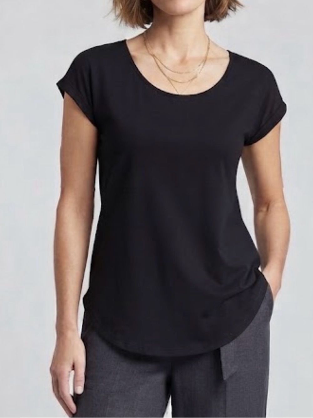 ❤️ Tahari short sleeve tulip sleeve round neck stretch top